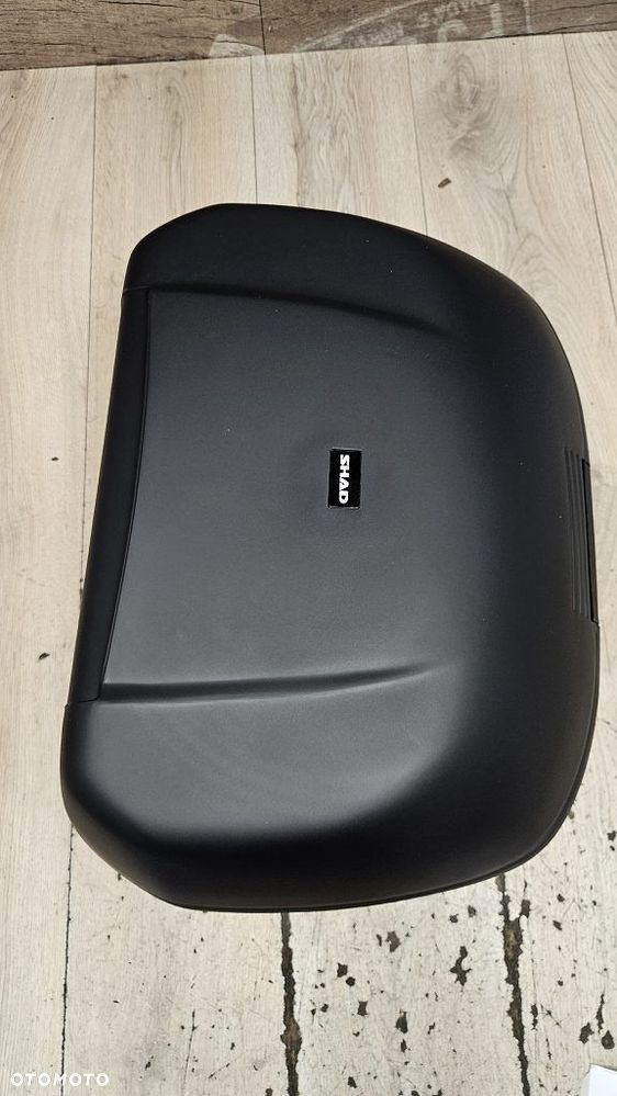 Kufer centralny boczny Shad SH42 - 7