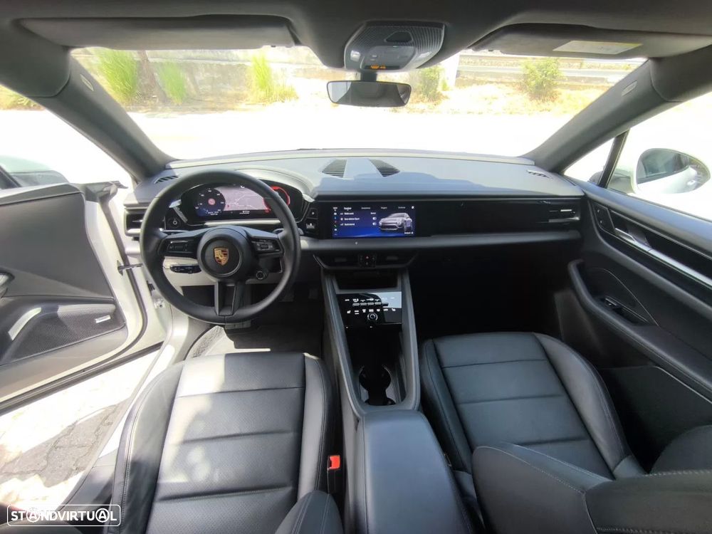 Porsche Macan Electric - 13