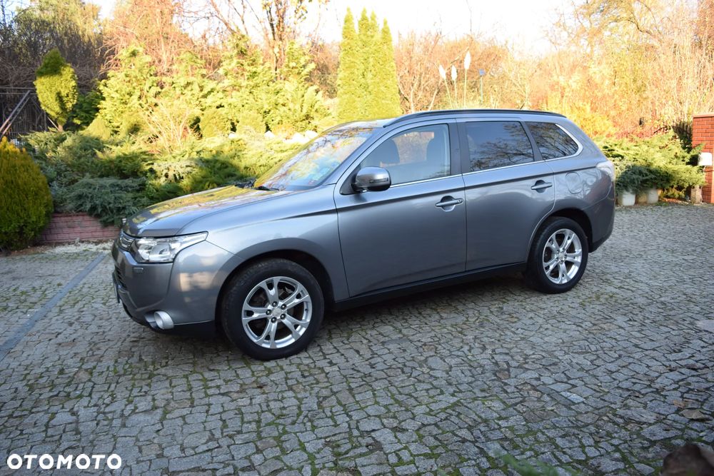 Mitsubishi Outlander 2.2 DID Instyle Navi - 3
