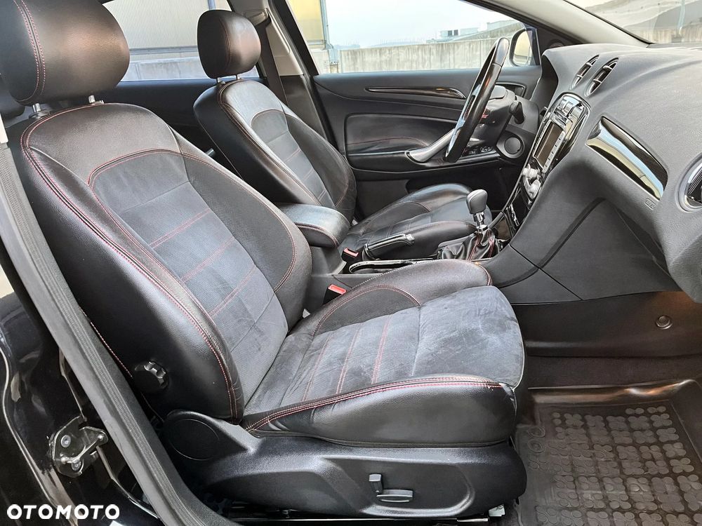 Ford Mondeo 2.5 Titanium S - 15