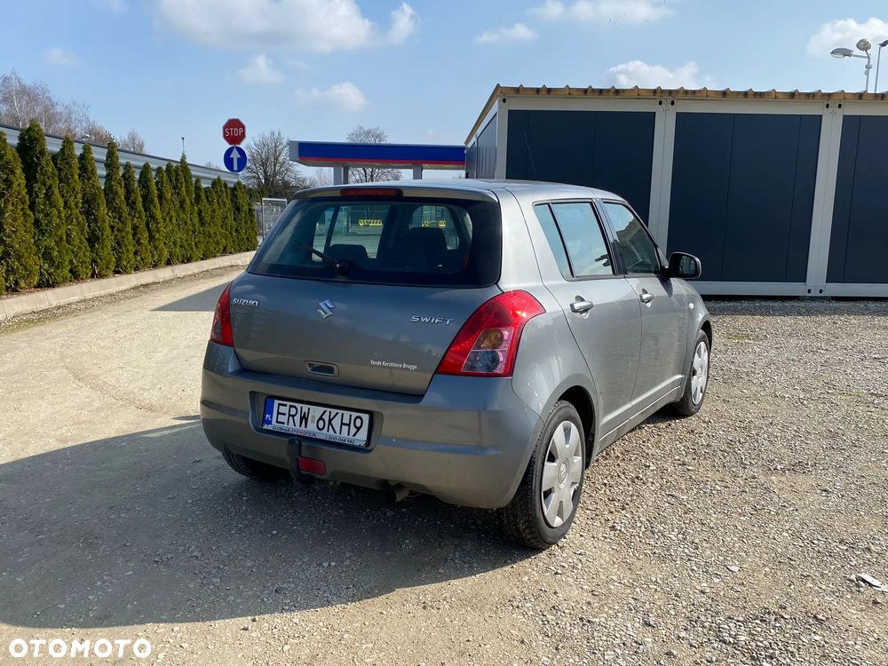Suzuki Swift - 6