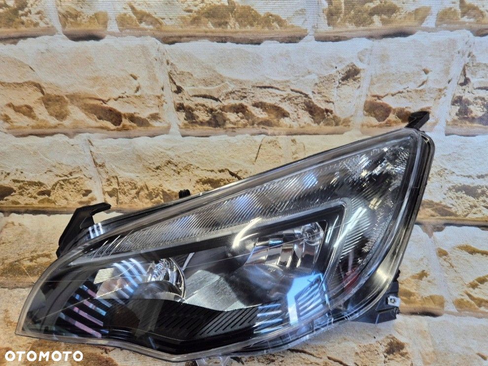 Reflektor Przód Opel Astra J 1EG01001115 zwykła h7 + led - 4