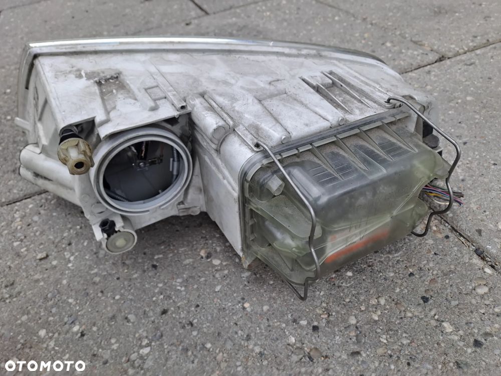 Skoda Octavia II lampy xenon lewa prawa i inne EU - 9