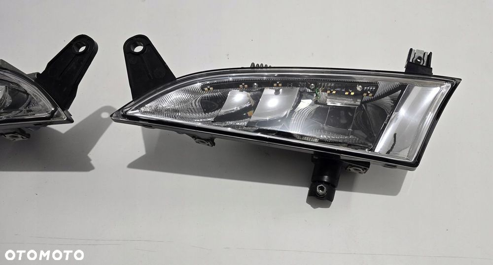 HALOGEN LEWY LED MASKA SCANIA S R NTG 2552711 - 2