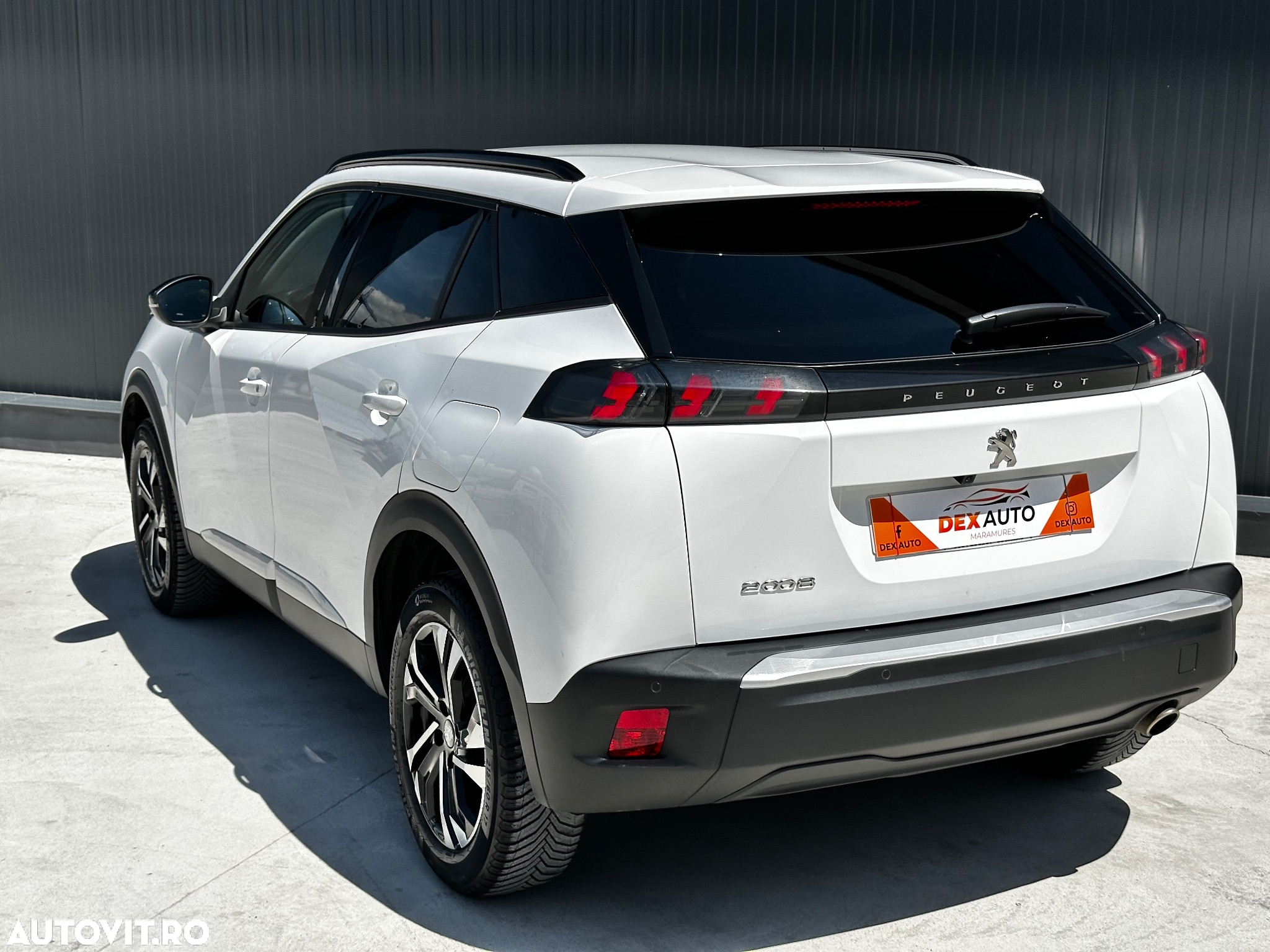 Peugeot 2008 1.5 BlueHDI 130 S&S EAT8 Allure - 24