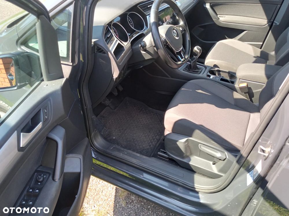 Volkswagen Touran 1.5 TSI EVO Trendline - 5