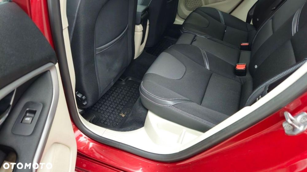 Volvo V40 D2 Kinetic - 17