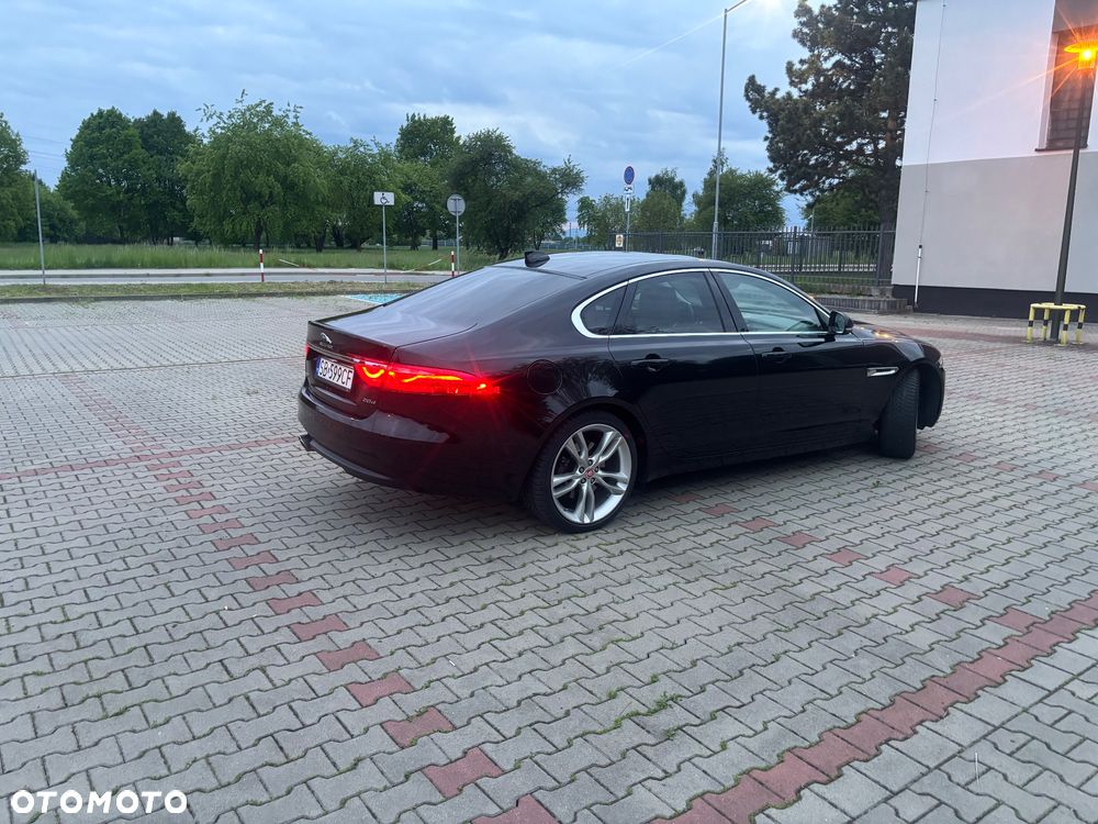 Jaguar XF 2.0 i4D Prestige - 3