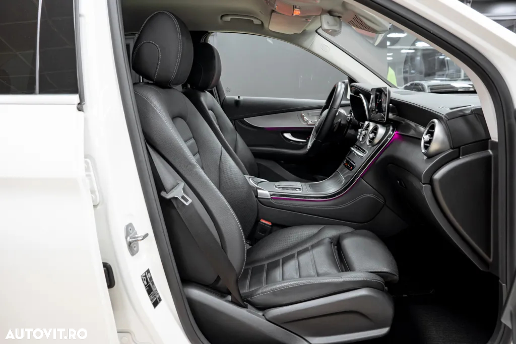 Mercedes-Benz GLC 300 d 4Matic 9G-TRONIC Exclusive - 32