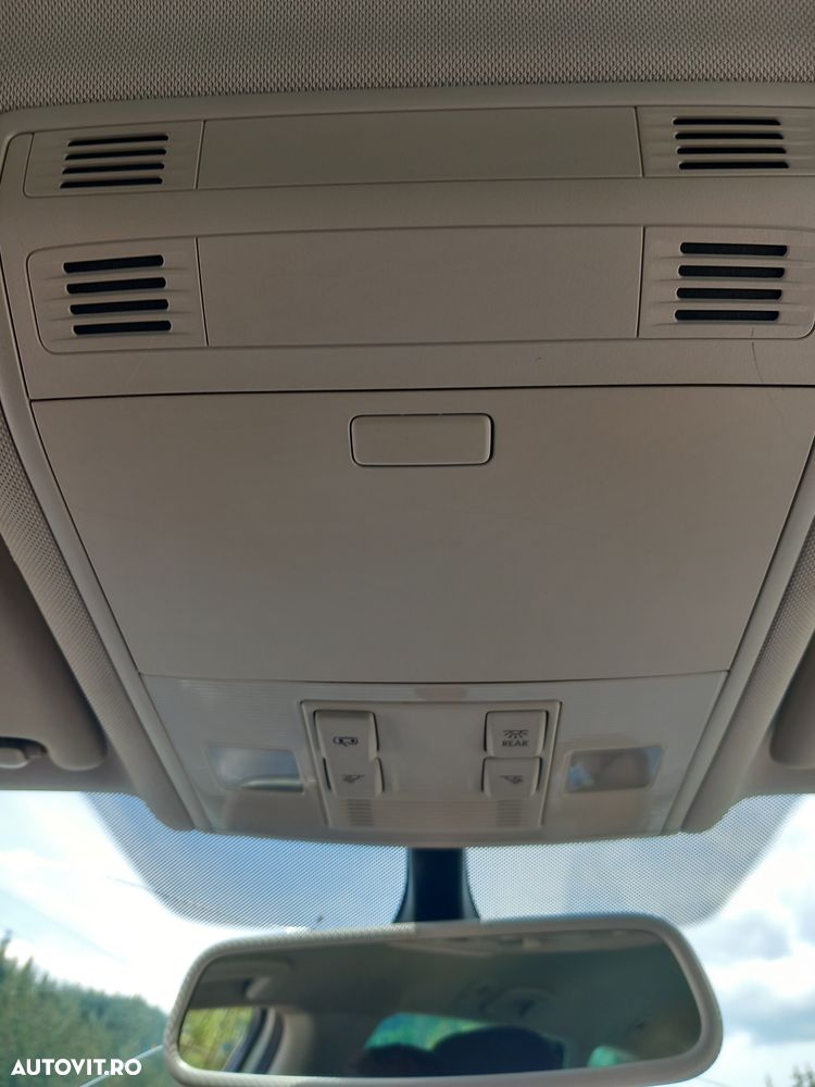 Volkswagen Golf 1.6 TDI 4Motion - 17