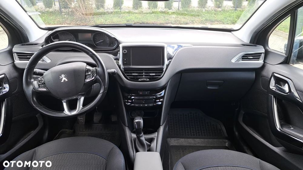 Peugeot 208 1.2 PureTech Style - 9