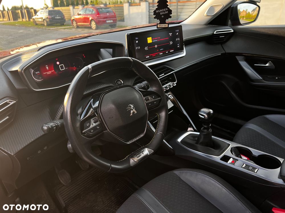 Peugeot 2008 - 11