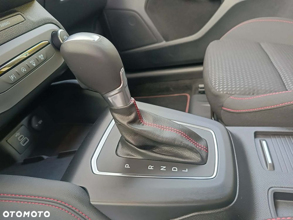 Ford Focus 1.0 EcoBoost Hybrid ST-LINE X - 27