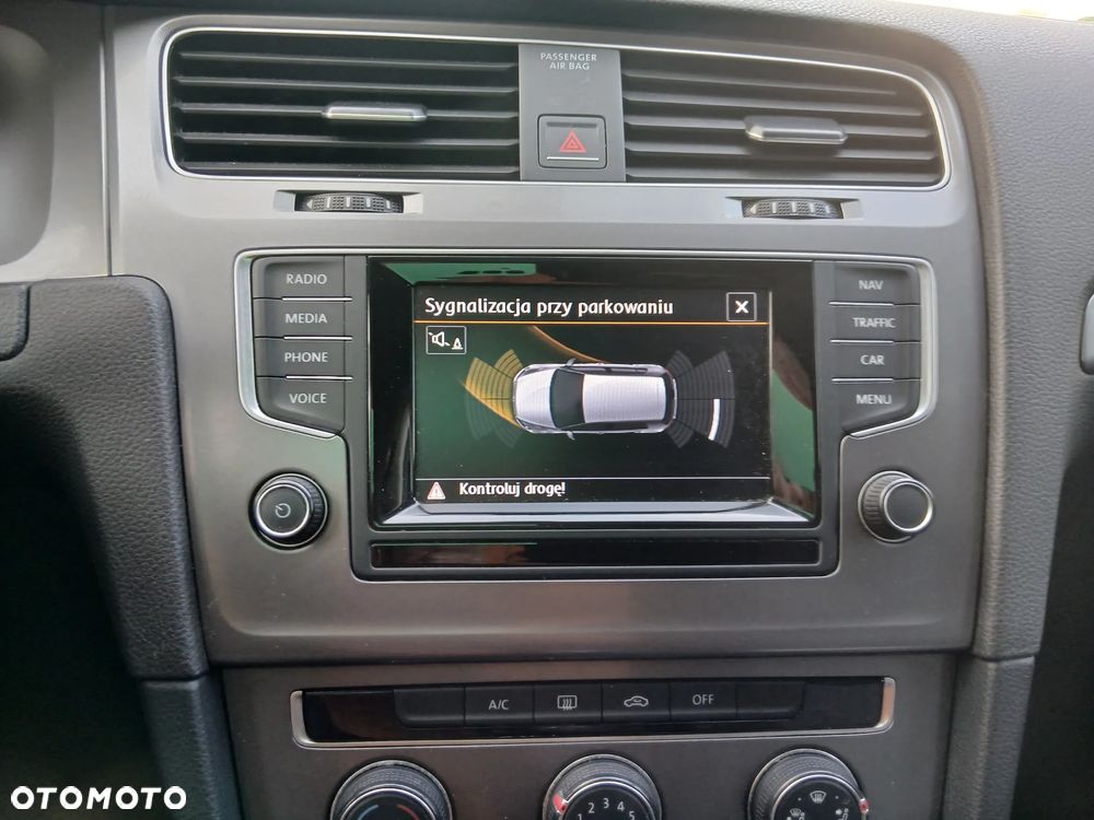 Volkswagen Golf - 15