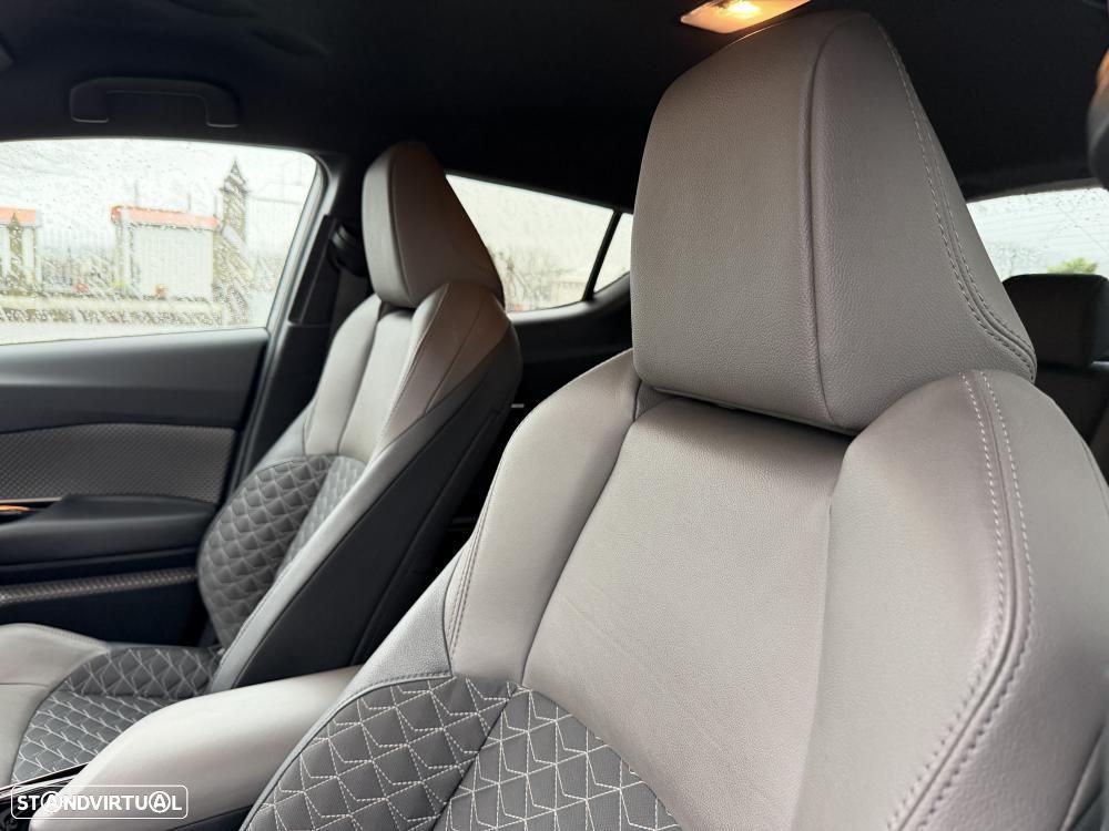Toyota C-HR 1.8 Hybrid Square Collection - 18
