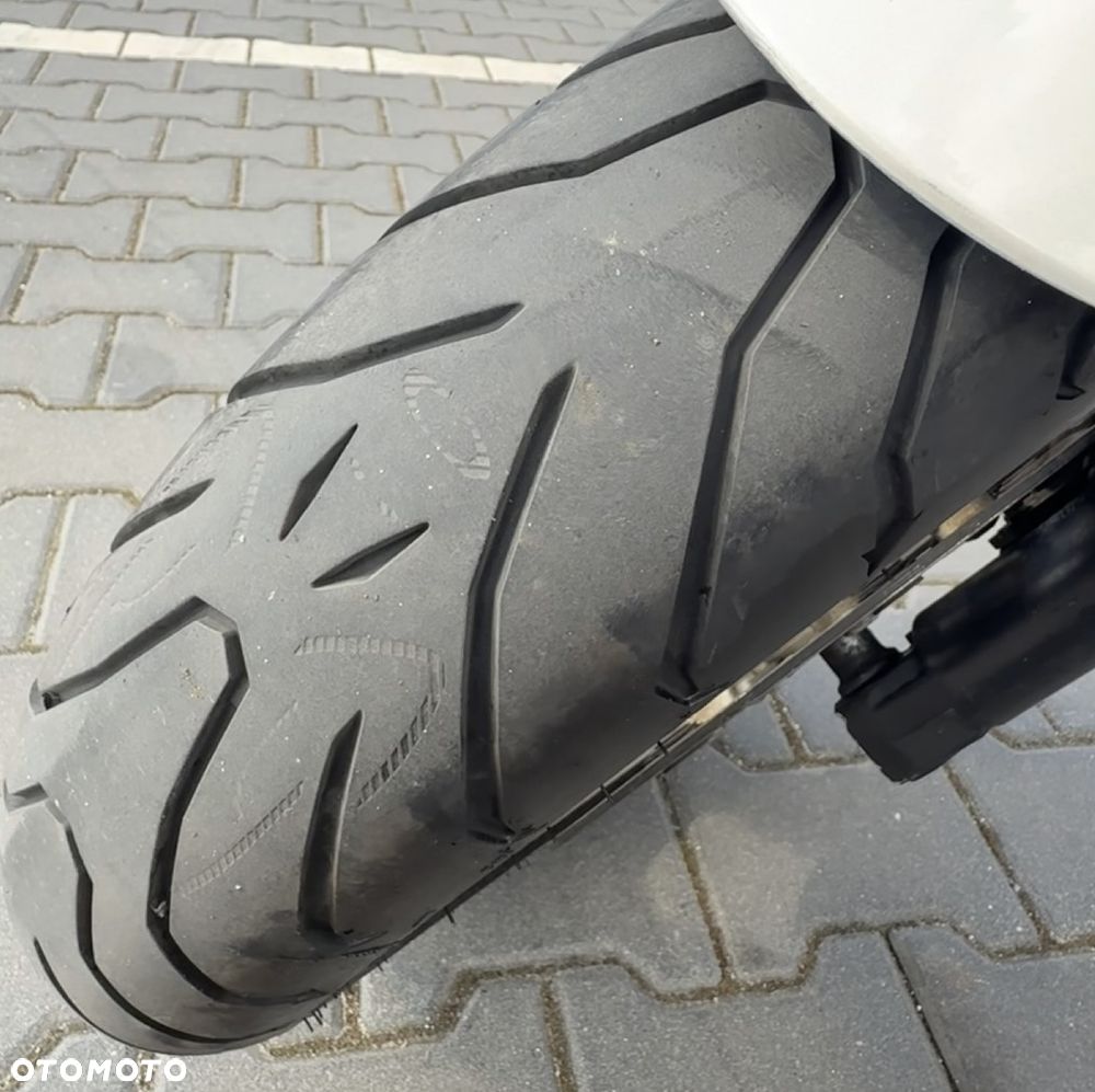 Suzuki Gladius - 15