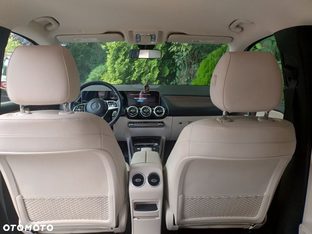 Mercedes-Benz GLA - 10