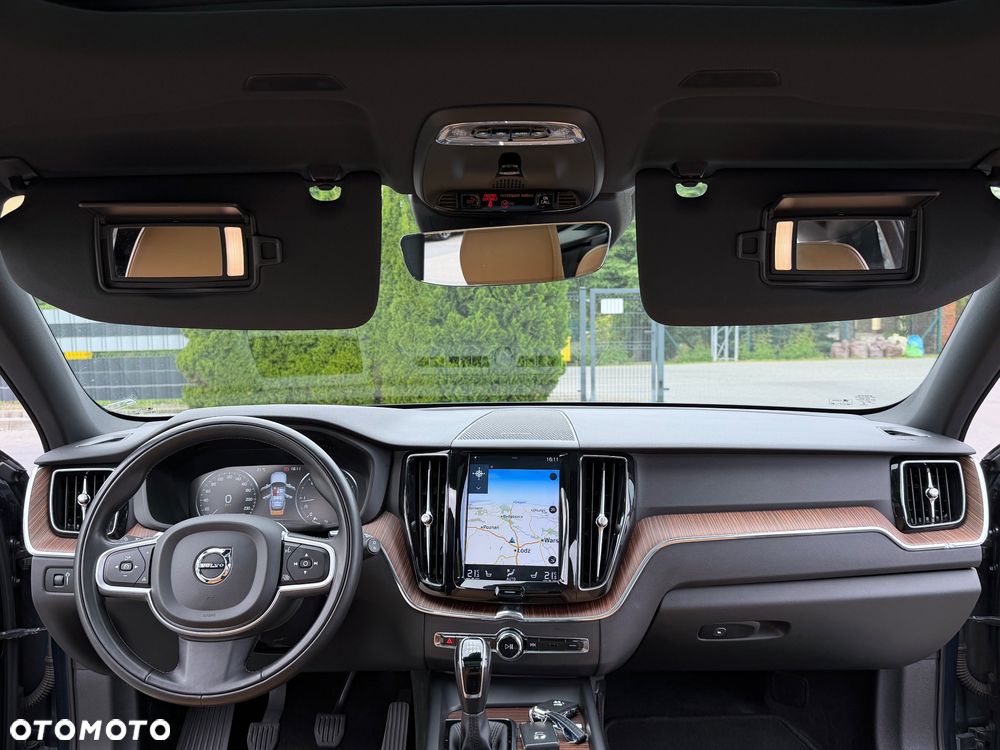 Volvo XC 60 D4 Momentum Pro - 26