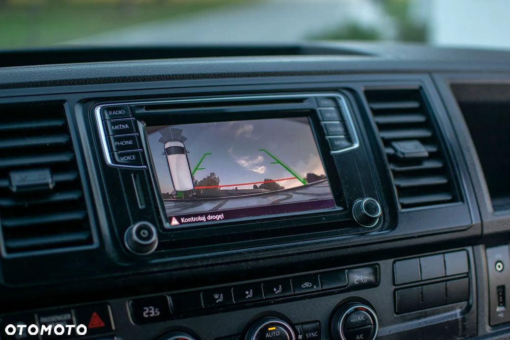 Volkswagen Caravelle - 40
