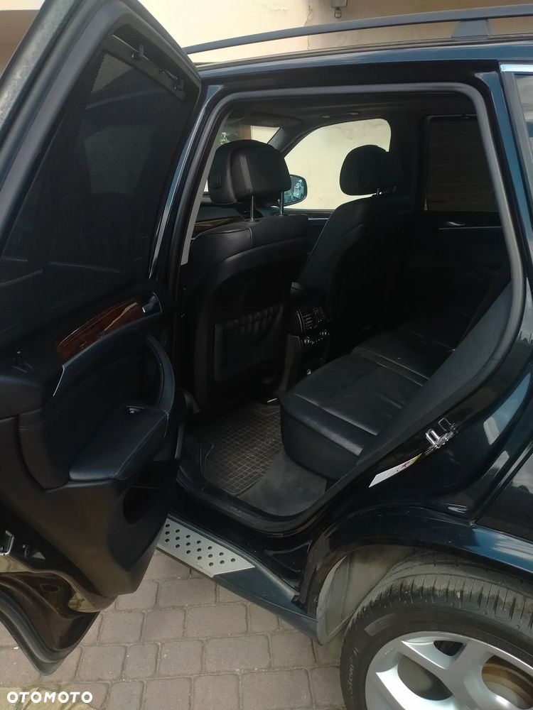 BMW X5 4.8i - 21