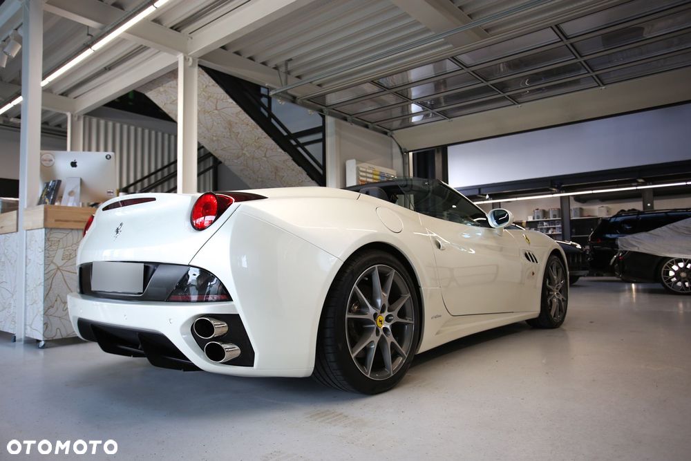 Ferrari California - 25