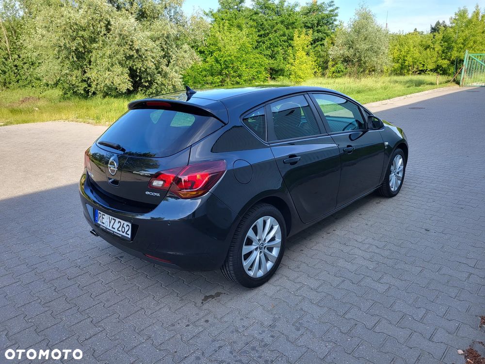 Opel Astra 1.4 Turbo - 4