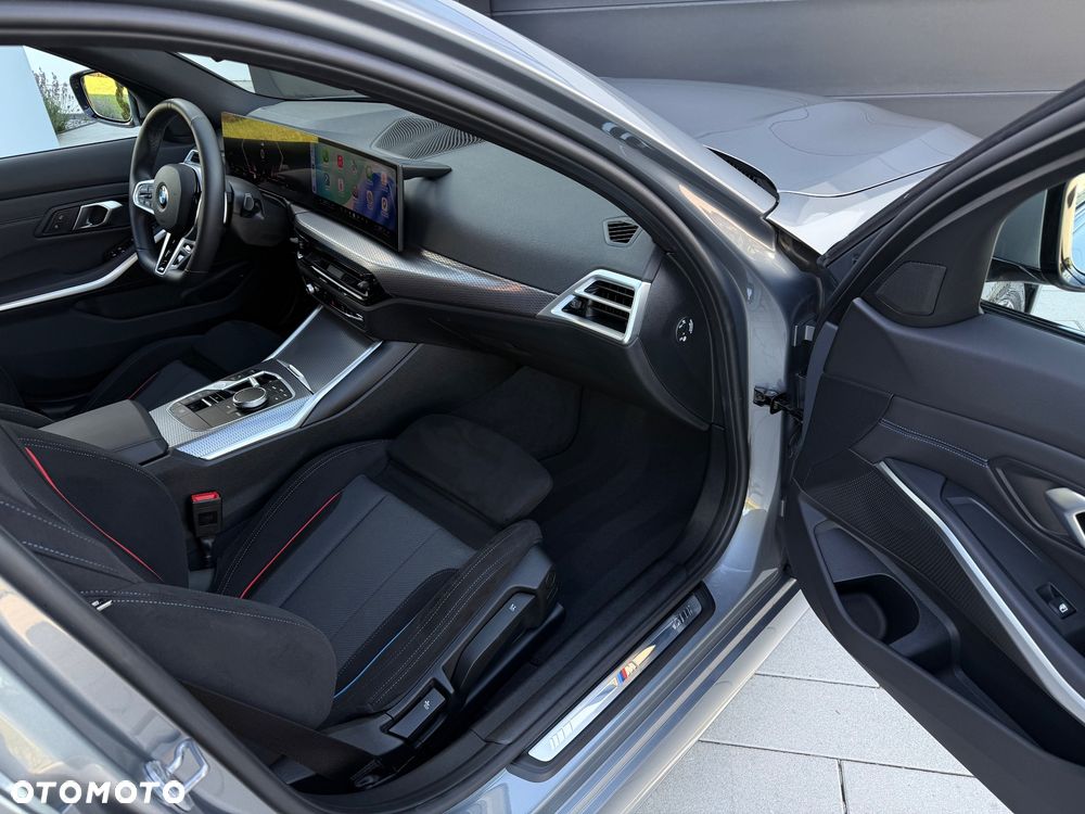 BMW Seria 3 330i xDrive M Sport sport - 33