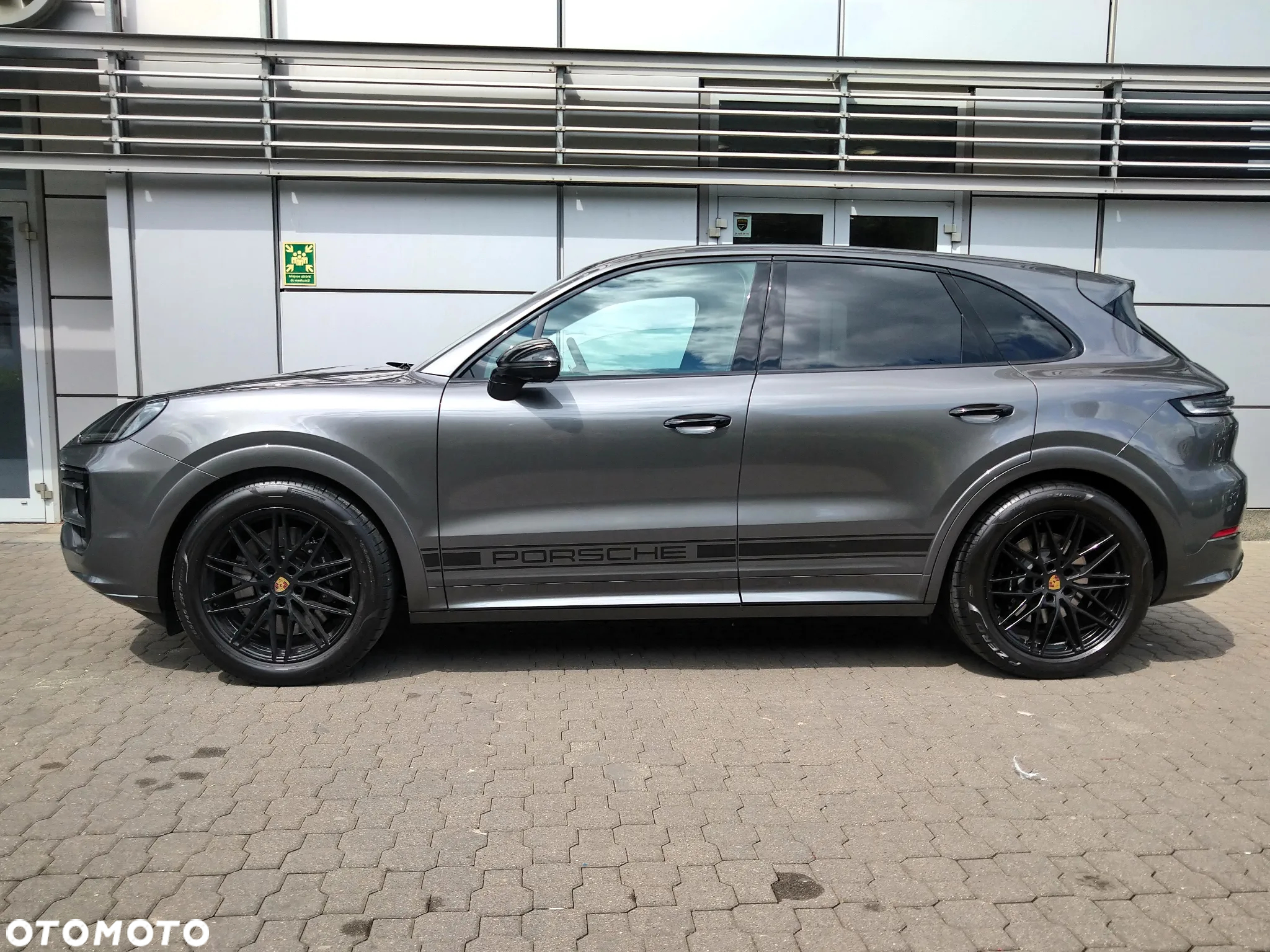 Porsche Cayenne Coupe GTS - 2