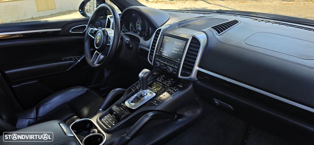 Porsche Cayenne S E-Hybrid Platinum Edition - 45