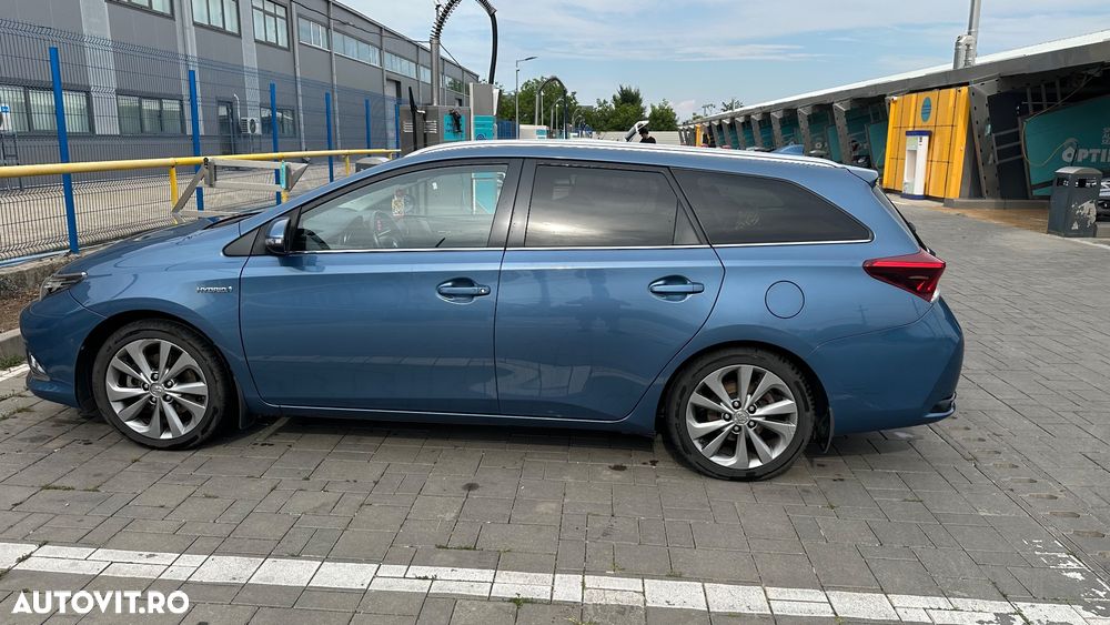 Toyota Auris 1.8 L VVT-i Sol - 2