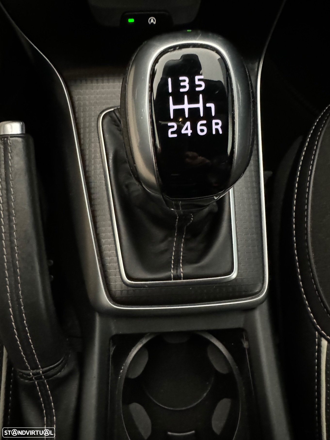 Volvo V40 2.0 D2 R-Design - 35