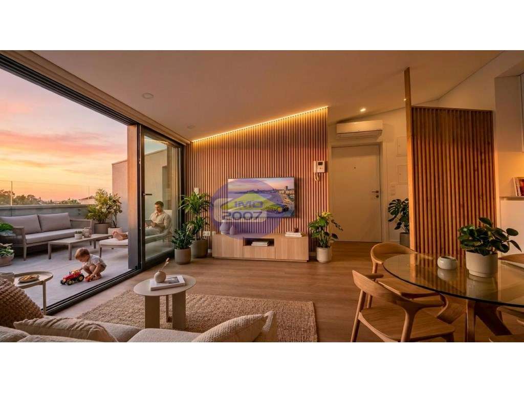 Apartamento T1=T2 RECUADO + Arrumo + Garagem Fechada - Espinho - Grande imagem: 2/25