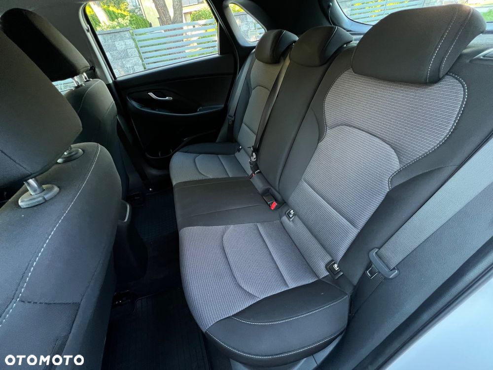 Hyundai i30 1.5 T-GDI 48V Classic + - 17
