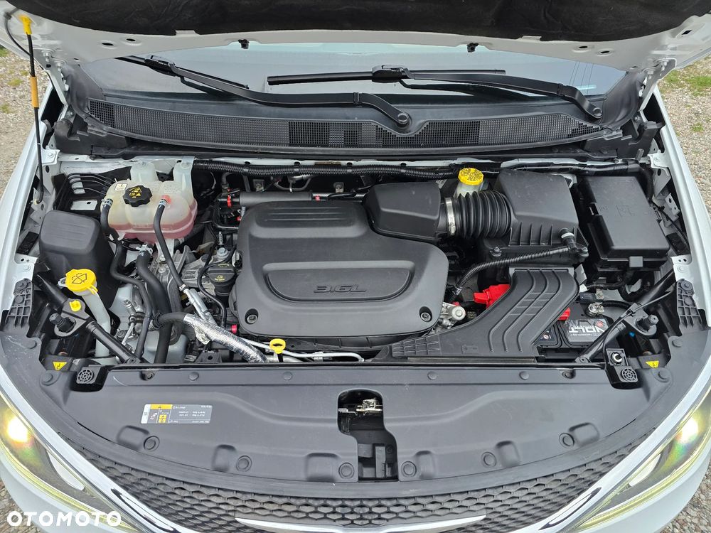 Chrysler Pacifica - 19