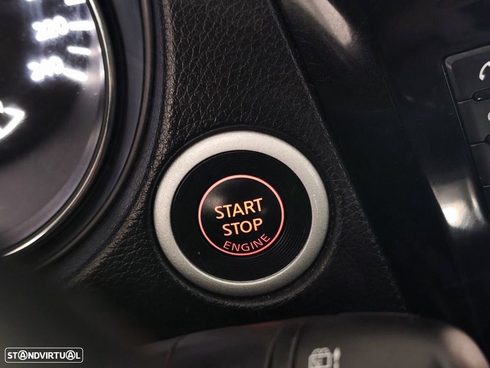 Nissan Qashqai 1.5 dCi N-Connecta 18 - 28