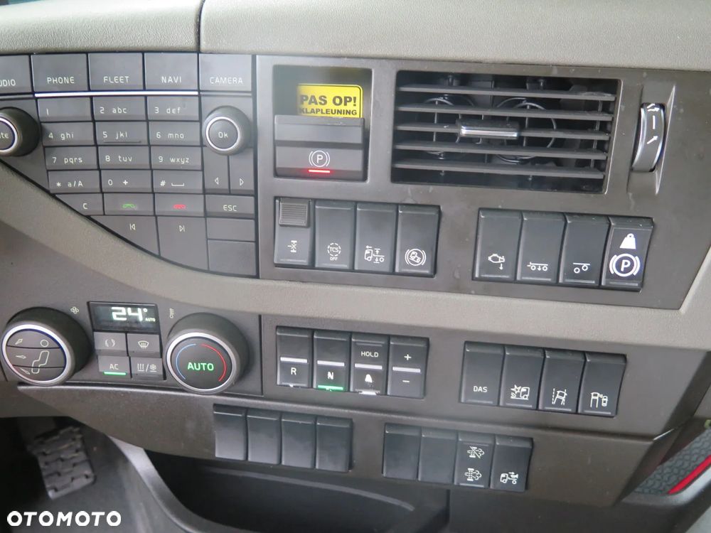 Volvo FH 460 GLOBETROTTER - 16