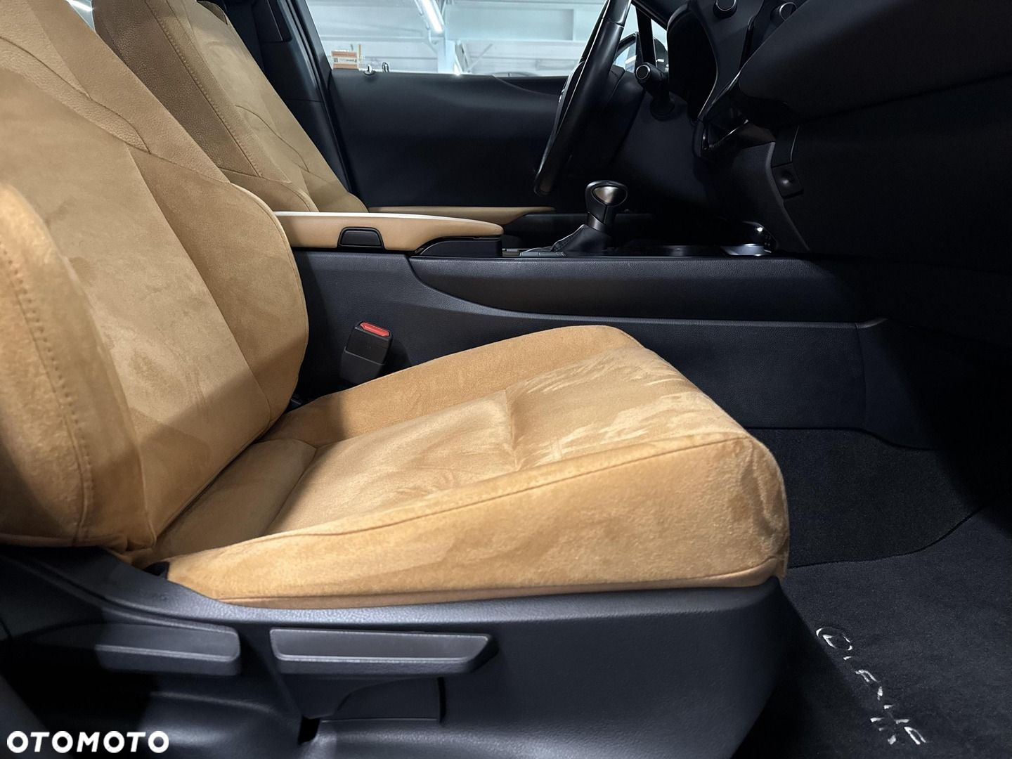 Lexus UX - 17