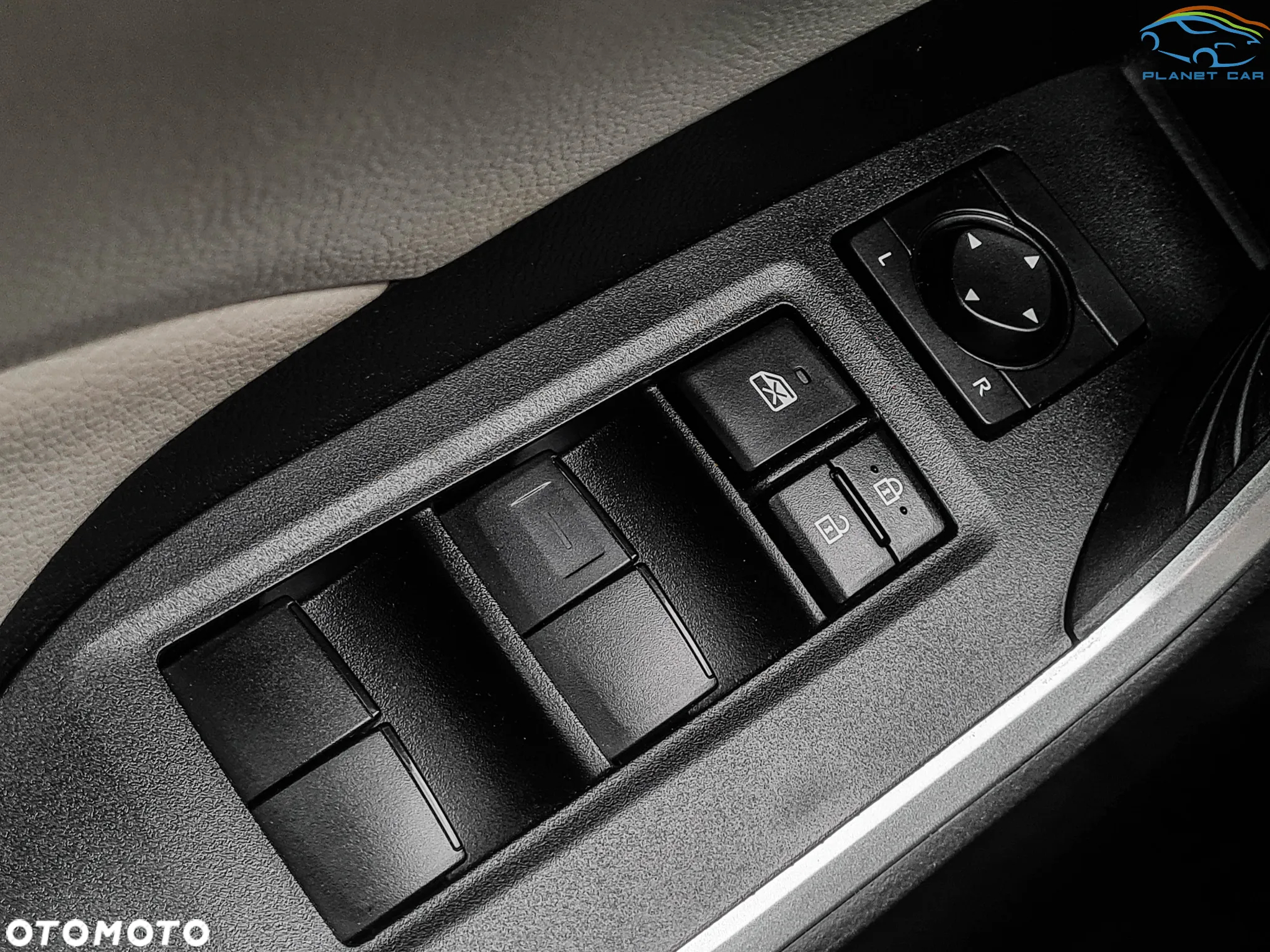 Toyota RAV4 2.5 4x4 Hybrid Black Edition - 26