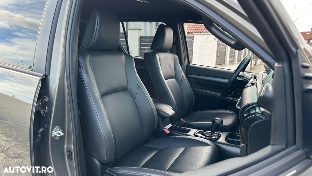 Toyota Hilux 2.8D 204CP 4x4 Double Cab AT Invincible Color Edition - 26