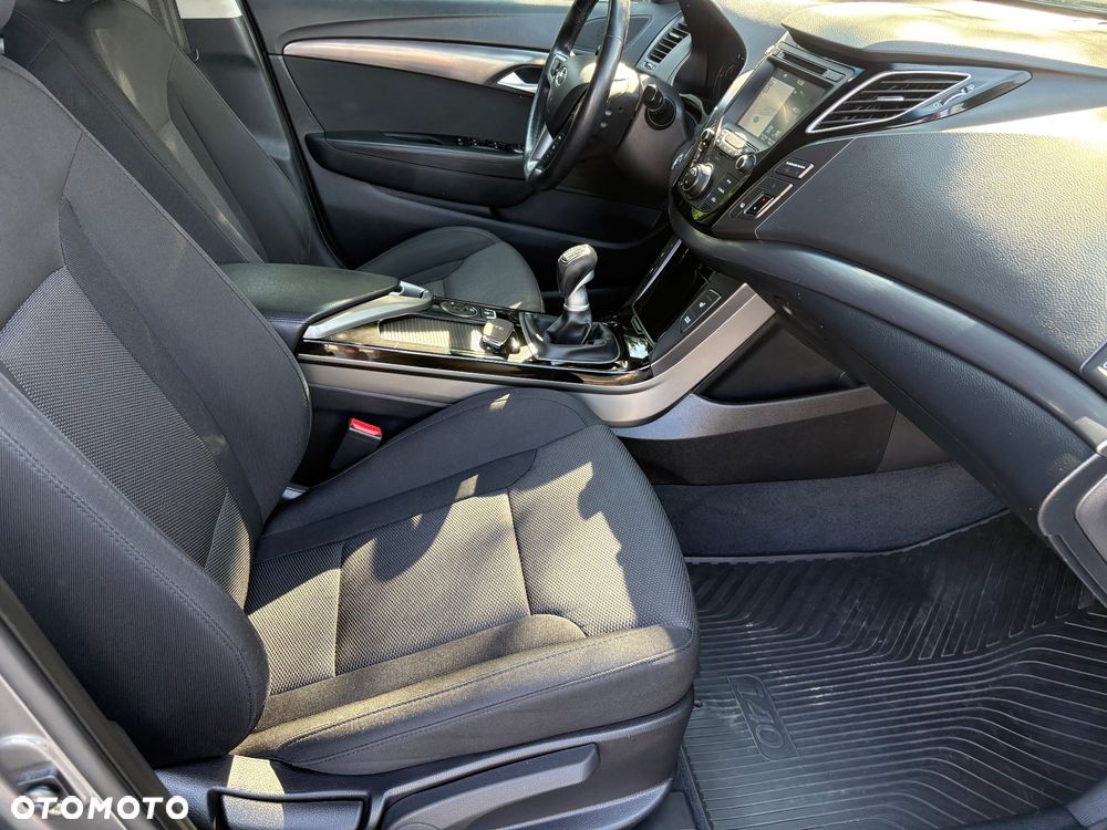 Hyundai i40 Kombi 2.0 Premium - 29