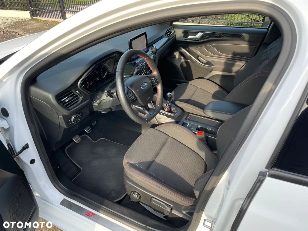 Ford Focus 1.0 EcoBoost Start-Stopp-System ST-LINE DESIGN - 7