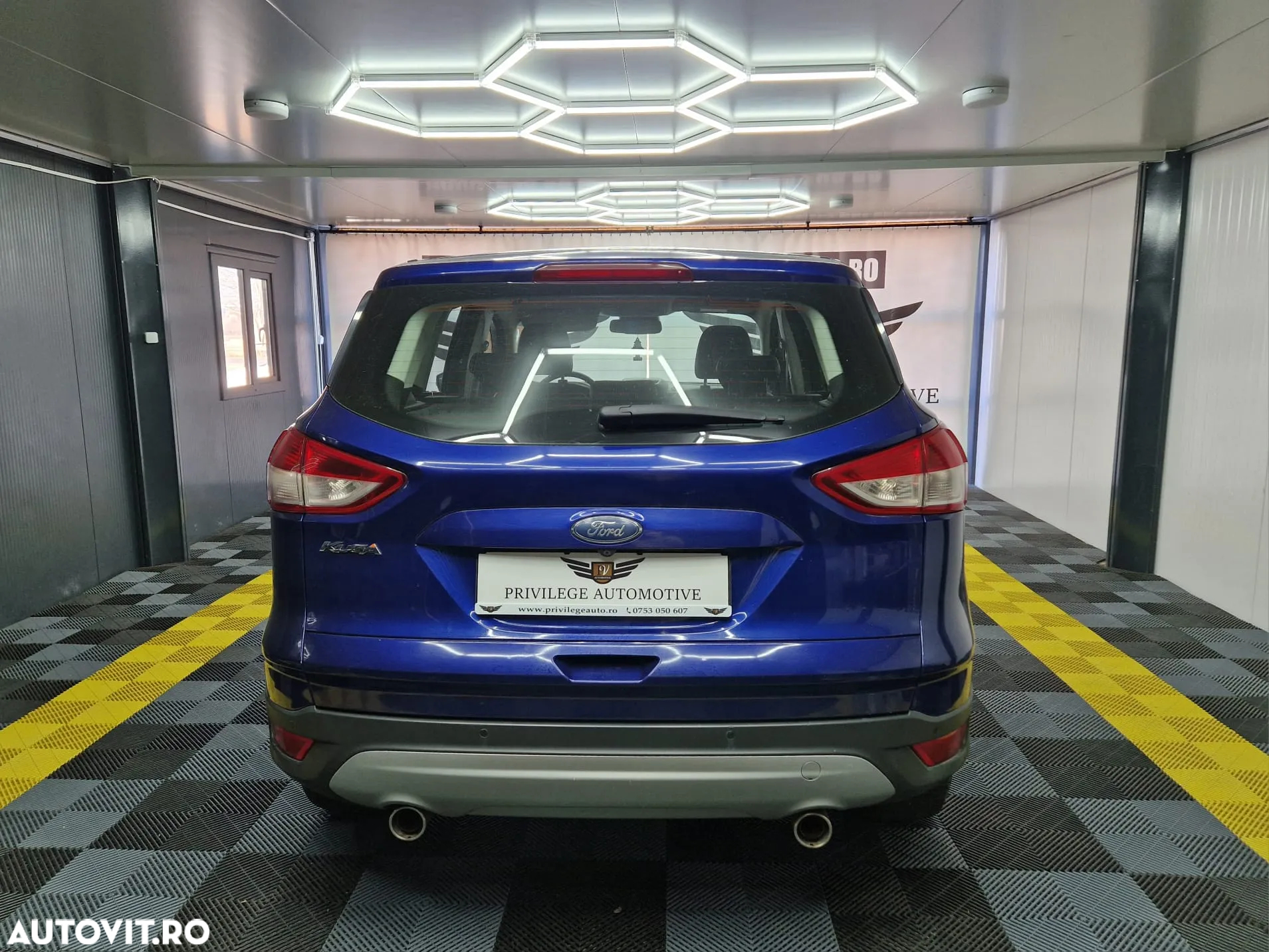 Ford Kuga 2.0 TDCi Powershift 4WD Trend - 5