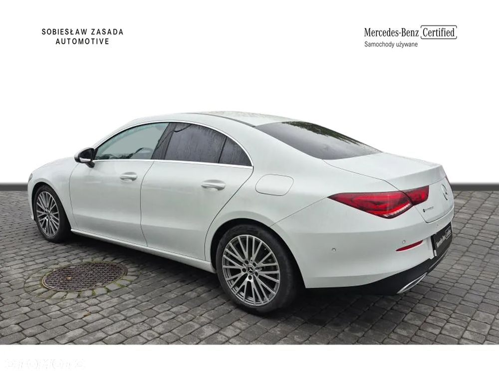 Mercedes-Benz CLA 180 7G-DCT - 3