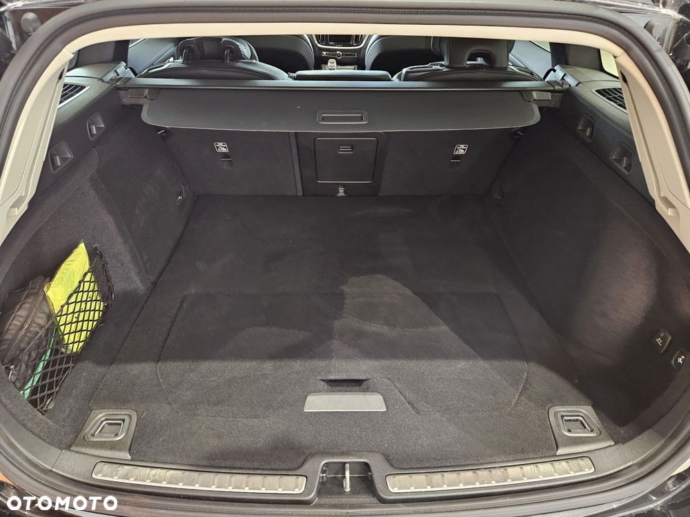 Volvo V60 Cross Country - 39