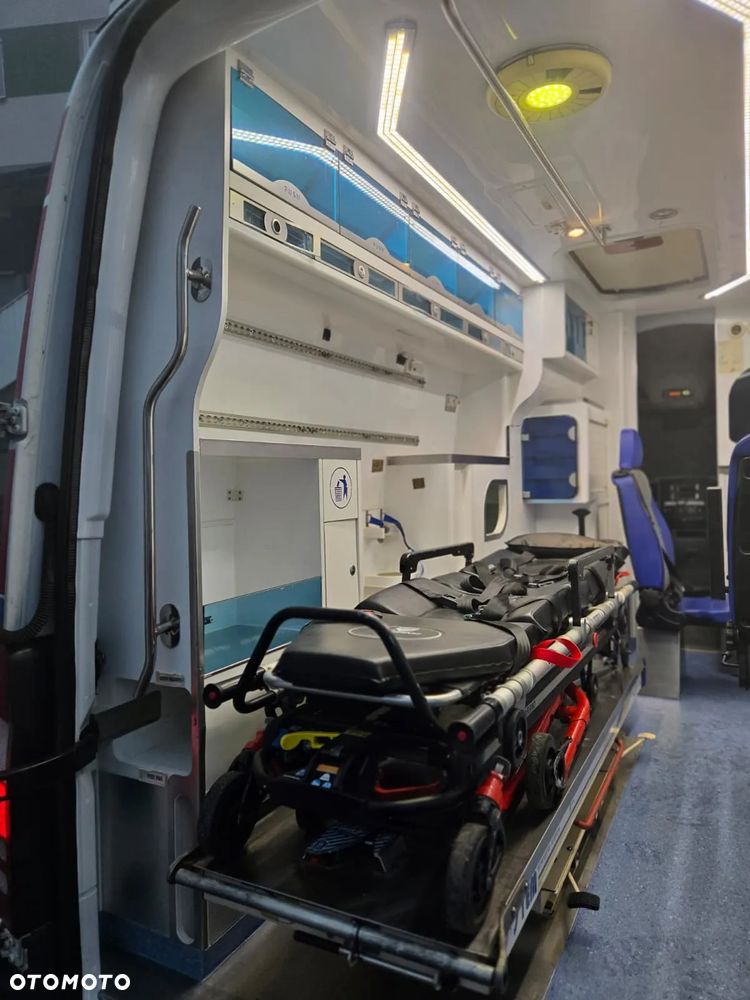 Mercedes-Benz 319 CDI Sprinter Karetka Ambulans Auto-Form karetkizwadowic.pl - 8