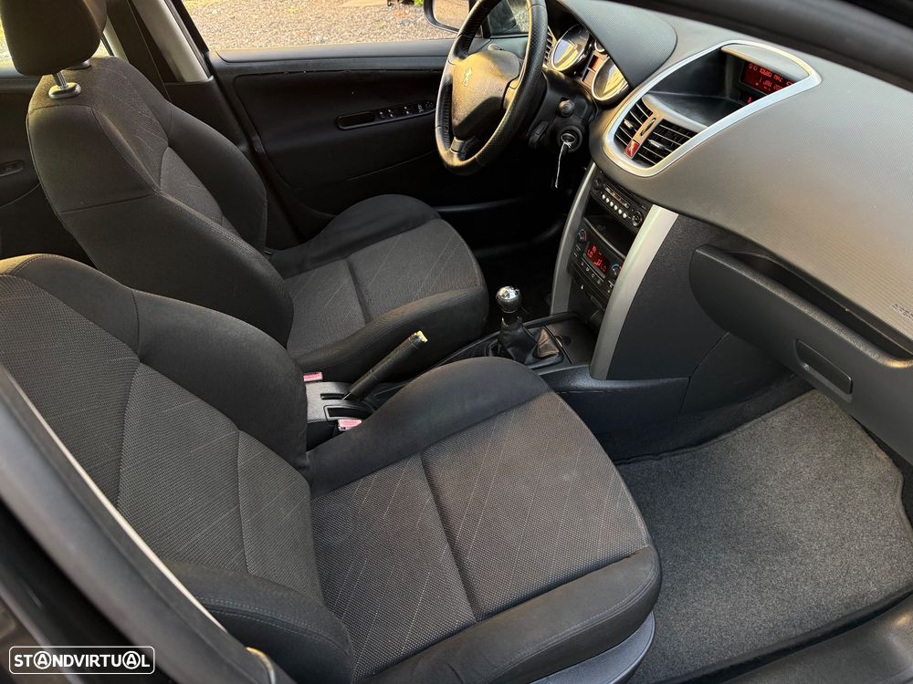 Peugeot 207 1.4 HDi Premium - 10