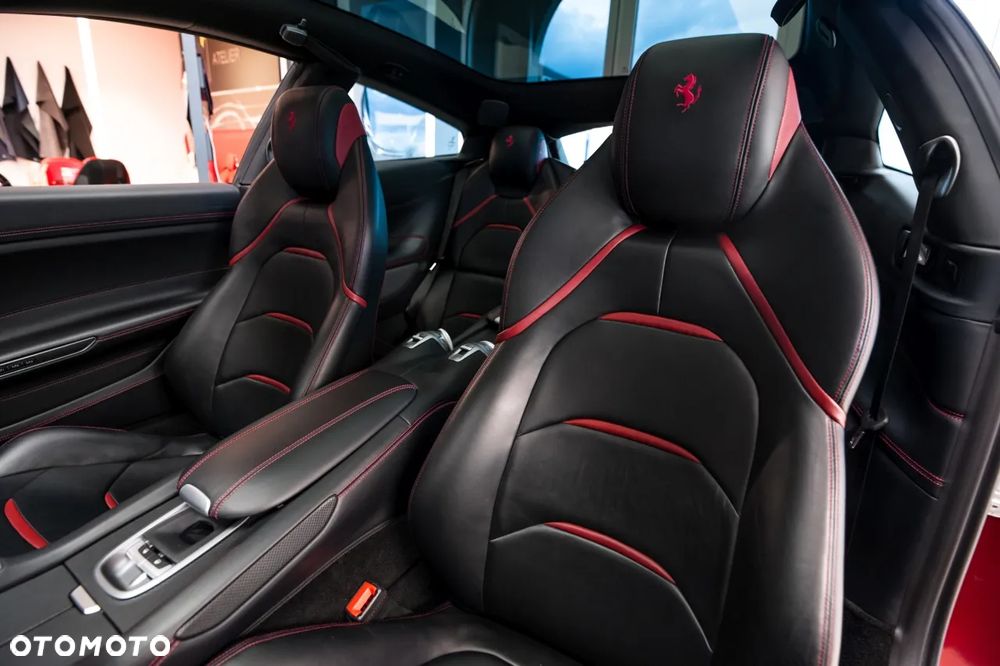 Ferrari GTC4Lusso - 20