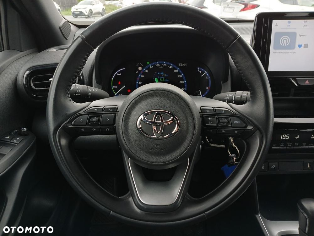 Toyota Yaris Cross Hybrid 1.5 Comfort 4x4 - 12
