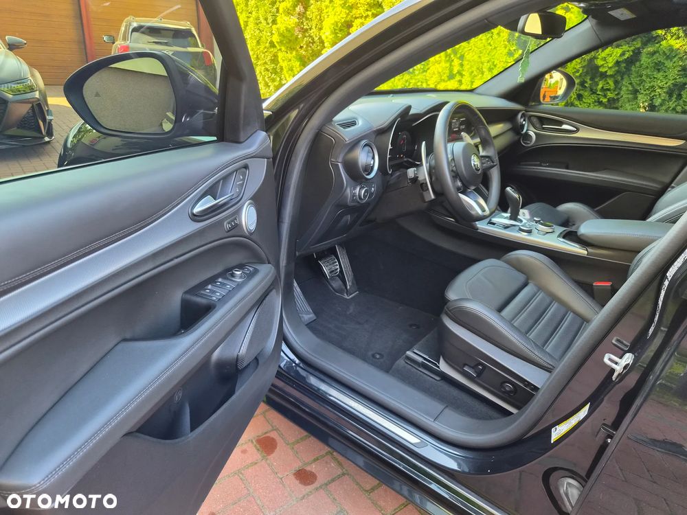 Alfa Romeo Stelvio - 15