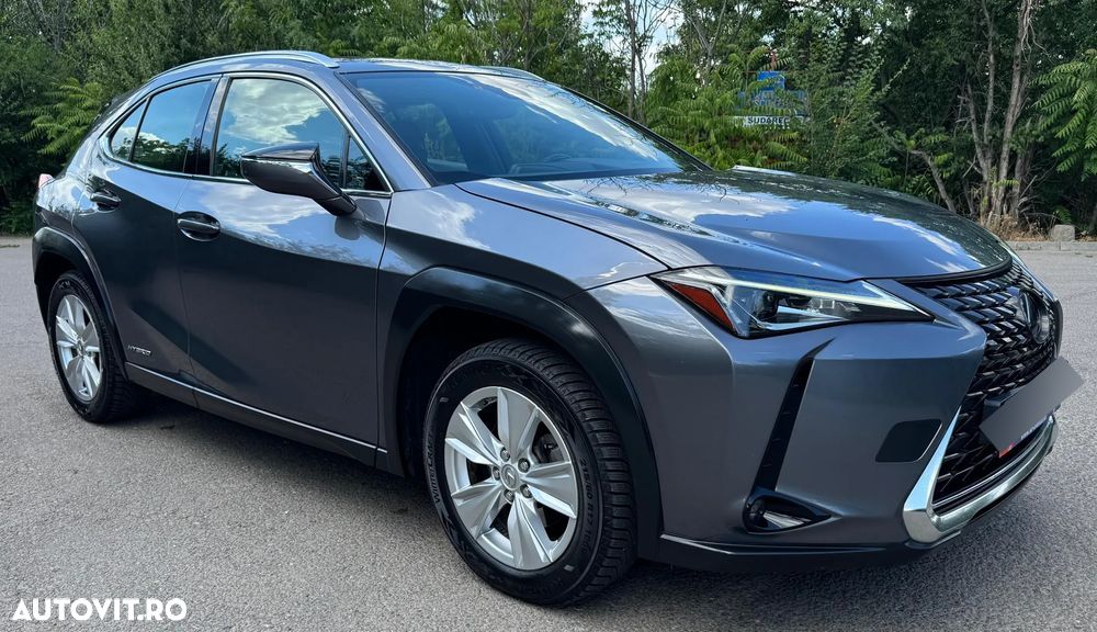 Lexus UX 250h Business Edition - 8